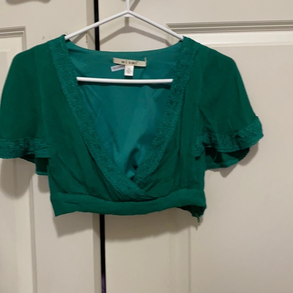 Xs green crop top - Picture 1 of 3
